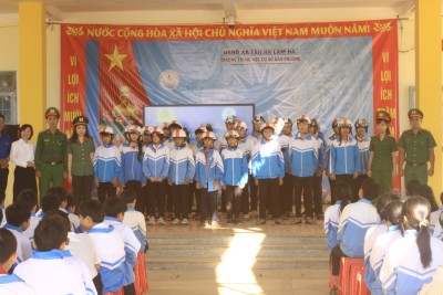 TỔ CHỨC TUYÊN TRUYỀN “PHÒNG CHỐNG BẠO LỰC HỌC ĐƯỜNG VÀ ĐẢM BẢO TRẬT TỰ AN TOÀN GIAO THÔNG” TẠI TRƯỜNG THCS ĐAN PHƯỢNG – SÁNG THỨ HAI, NGÀY 23/3/2026